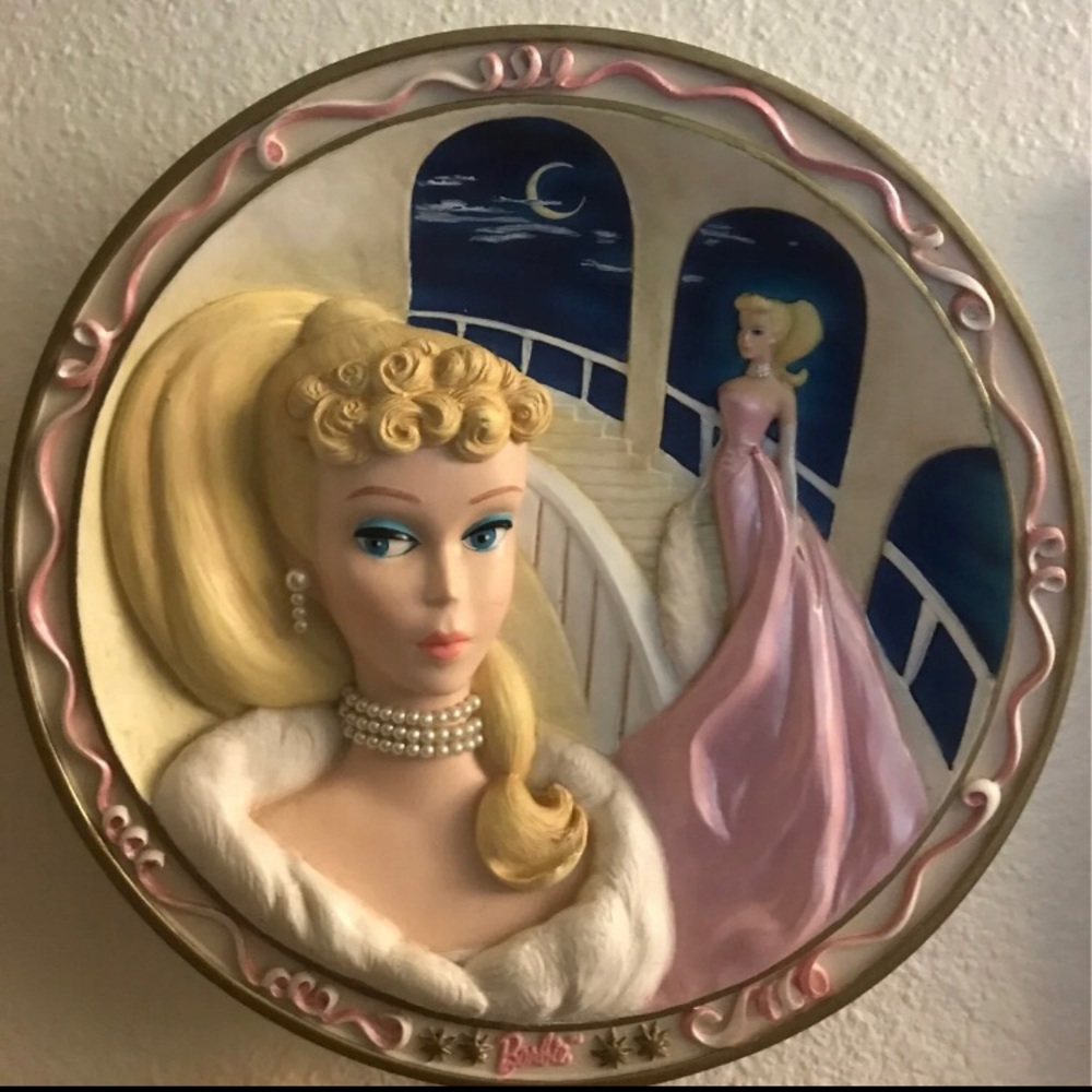 Enchanted Evening Barbie plate 1996 like new